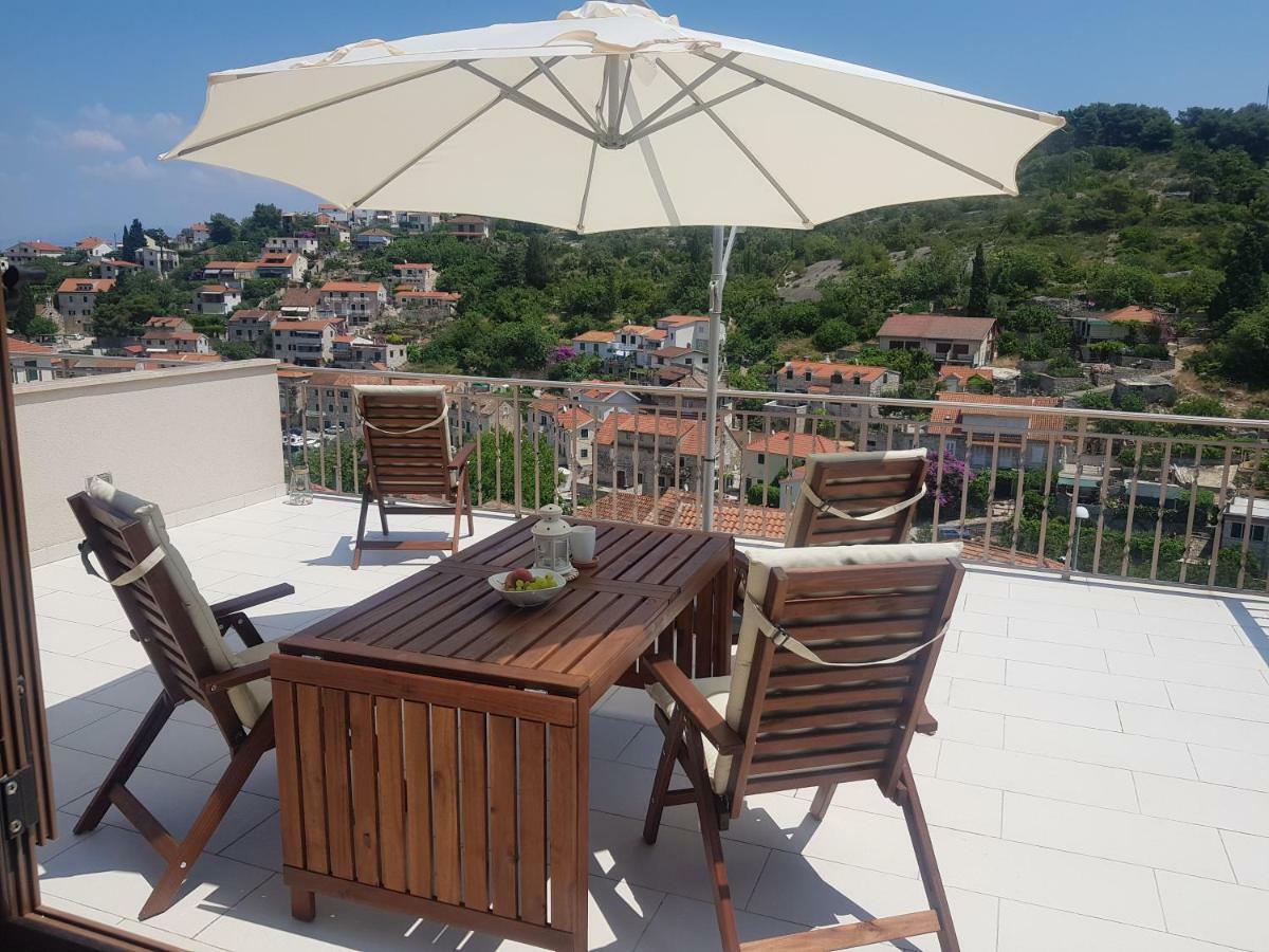 New Apartment With Panoramic View Stomorska Exterior photo